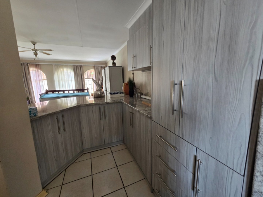 2 Bedroom Property for Sale in Heuwelsig Free State